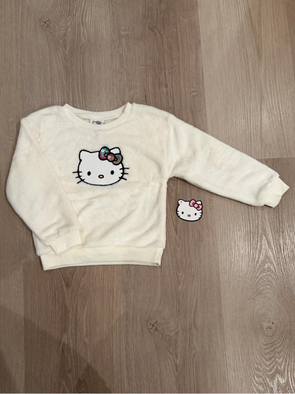 New 4T Hello Kitty White Sweatshirt Sequins Soft Faux Fur Fuzzy Sanrio
